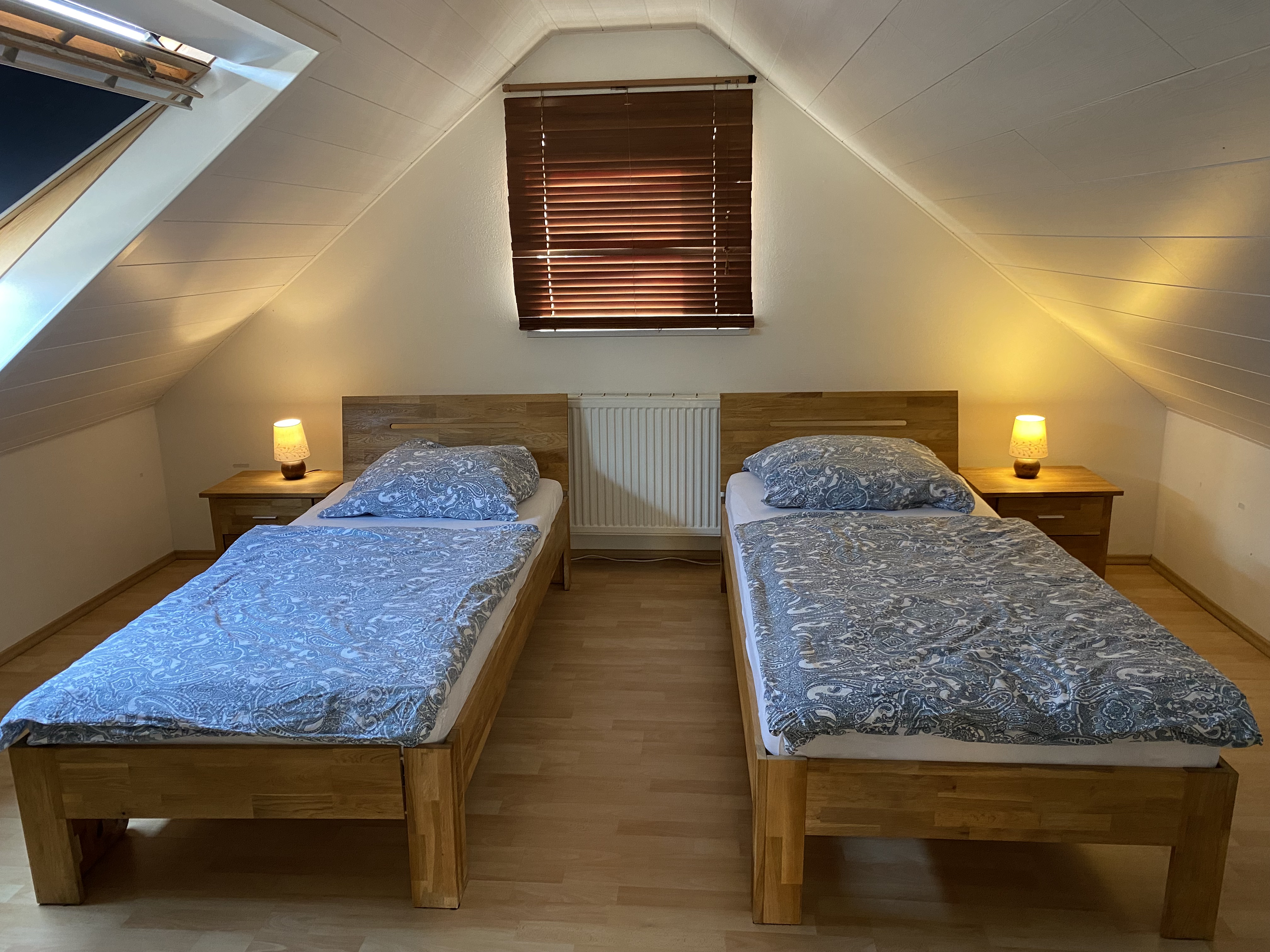 Schlafzimmer 1